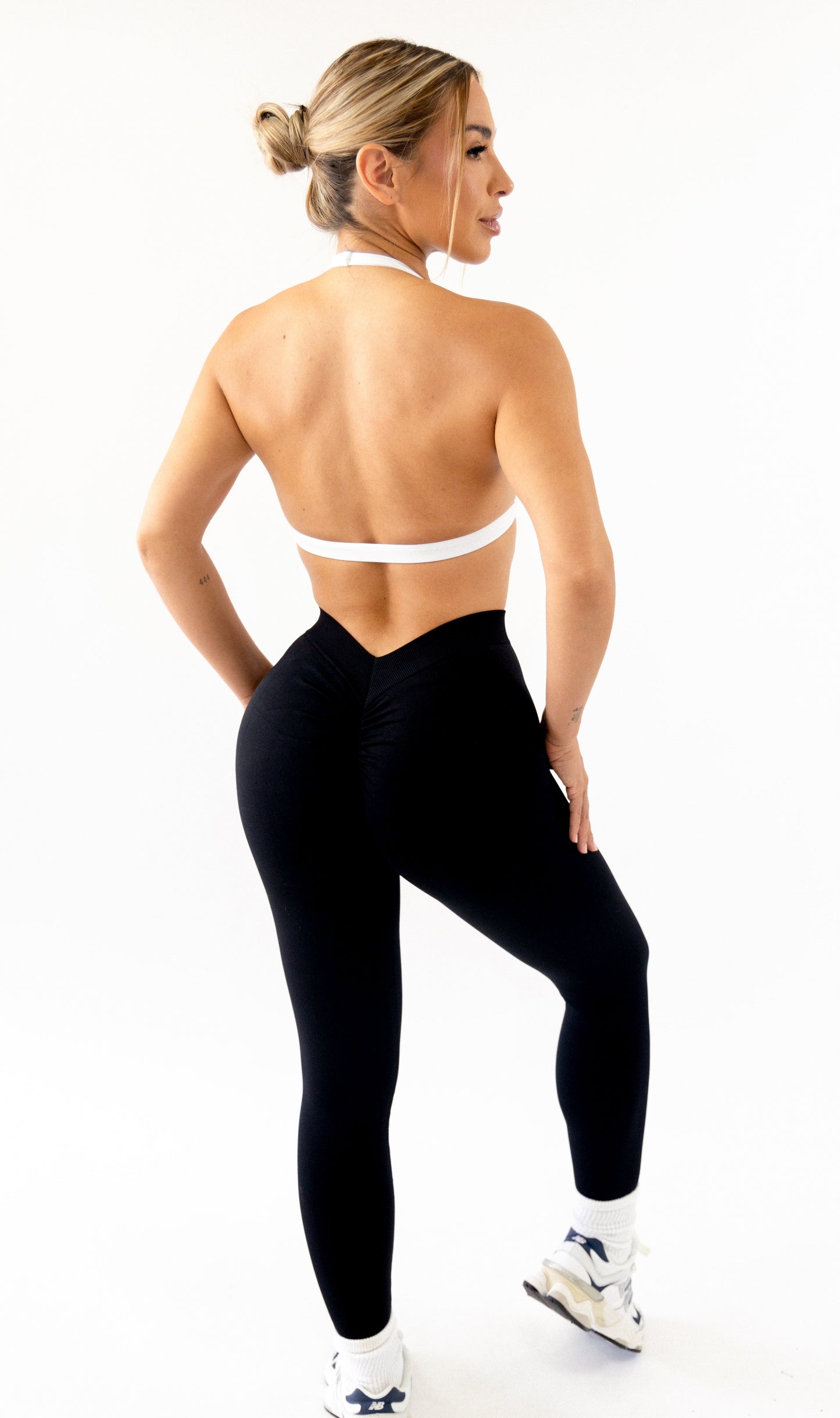 V confident Ruched-bum Leggings